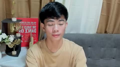 Snapshot of boynextdoor4ux chatting on 09-24-25, 11:41 HI IM JAMES DONT FORGET GIVE ME THUMBS UP AND JOIN TO MY FANCLUB online show from 09-24-25, 11:41