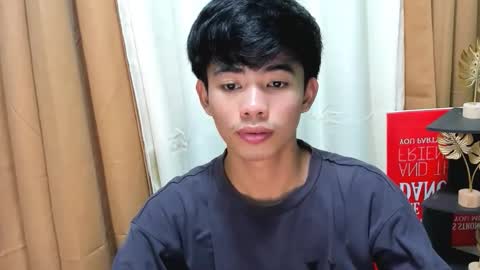 Snapshot of boynextdoor4ux chatting on 10-11-25, 05:55 HI IM JAMES DONT FORGET GIVE ME THUMBS UP AND JOIN TO MY FANCLUB online show from 10-11-25, 05:55