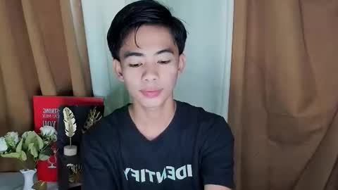 Snapshot of boynextdoor4ux chatting on 10-21-25, 12:11 HI IM JAMES DONT FORGET GIVE ME THUMBS UP AND JOIN TO MY FANCLUB online show from 10-21-25, 12:11