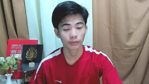 Snapshot of boynextdoor4ux chatting on 10-27-25, 06:39 HI IM JAMES DONT FORGET GIVE ME THUMBS UP AND JOIN TO MY FANCLUB online show from 10-27-25, 06:39