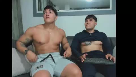 Snapshot of boys_blackandwhite chatting on 01-21-25, 12:57 boys_blackandwhite online show from 01-21-25, 12:57