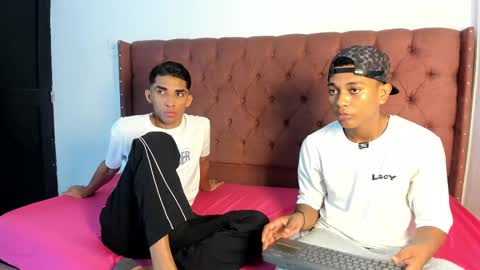 ALEX - TAYLER  -MIKE online show from 10-04-25, 01:20