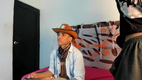 ALEX - TAYLER  -MIKE online show from 10-20-25, 01:11