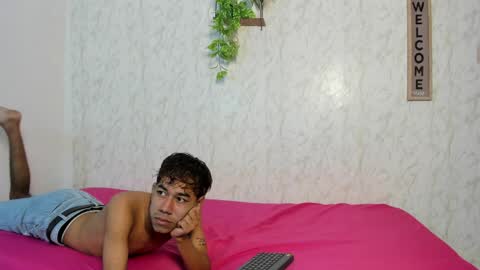 ALEX - TAYLER  -MIKE online show from 03-28-26, 01:27