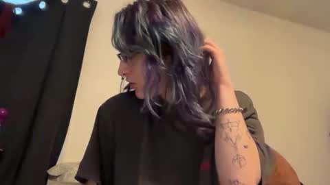 Snapshot of boywithbug chatting on 03-12-26, 01:39 boywithbug online show from 03-12-26, 01:39