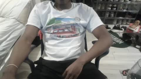 Snapshot of bquen400 chatting on 01-19-25, 03:50 bquen400 online show from 01-19-25, 03:50