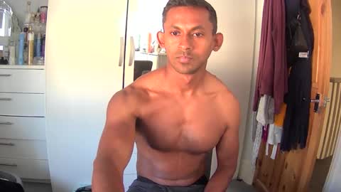 br0wn_prince24 online show from 07-12-26, 08:38