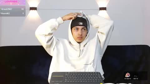 Snapshot of br4ndon_cooper chatting on 09-21-25, 04:30 Brandon online show from 09-21-25, 04:30