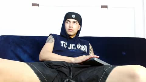 Snapshot of br4ndon_cooper chatting on 10-04-25, 01:09 Brandon online show from 10-04-25, 01:09