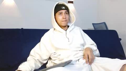 Snapshot of br4ndon_cooper chatting on 10-08-25, 04:26 Brandon online show from 10-08-25, 04:26