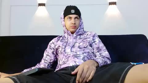 Snapshot of br4ndon_cooper chatting on 10-11-25, 03:21 Brandon online show from 10-11-25, 03:21