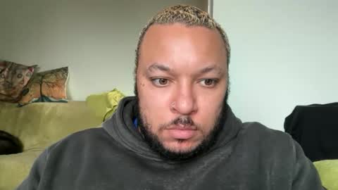 Snapshot of brad_368 chatting on 12-20-25, 02:35 Brad online show from 12-20-25, 02:35