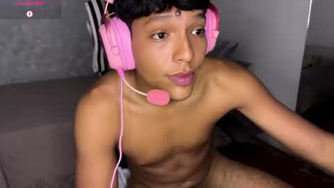 Snapshot of brad_bonnet chatting on 06-22-26, 04:59 brad_bonnet online show from 06-22-26, 04:59