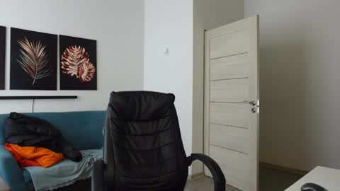 BRAD HOLLOWAY online show from 04-25-26, 07:22