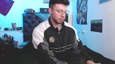 brad hot boy online show from 03-08-25, 04:17