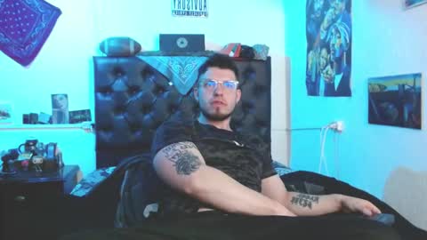 brad hot boy online show from 10-11-25, 09:46