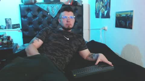 brad hot boy online show from 05-06-26, 04:23