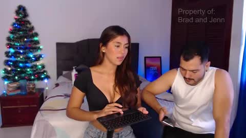 Snapshot of bradandjenn chatting on 12-17-24, 10:00 Your favorite couple and the best butt on Chatur online show from 12-17-24, 10:00