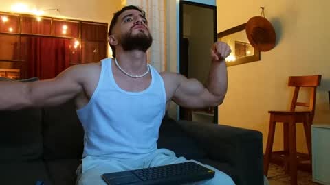 Bradley Martinez online show from 01-06-25, 04:36