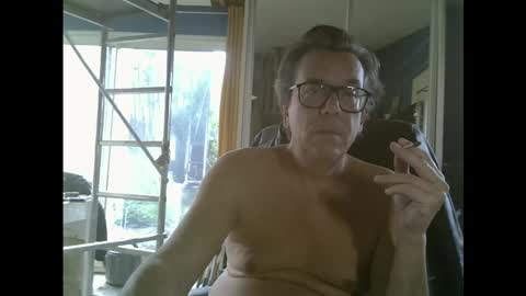 Snapshot of bradysboy chatting on 11-16-25, 12:22 bradysboy online show from 11-16-25, 12:22