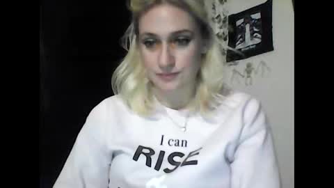 Snapshot of braindeadbetty chatting on 11-29-25, 05:43 i am a naughty jedi knight online show from 11-29-25, 05:43