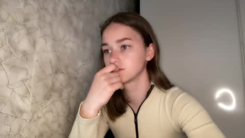 Snapshot of bralkissy chatting on 05-20-26, 02:01 Kate online show from 05-20-26, 02:01
