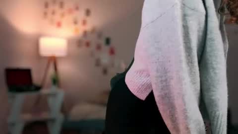 Snapshot of branchwithflowers chatting on 10-14-25, 11:55 Lilly online show from 10-14-25, 11:55