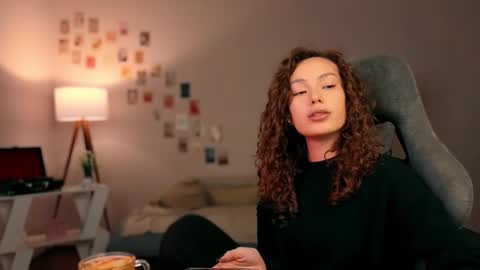 Snapshot of branchwithflowers chatting on 10-15-25, 11:43 Lilly online show from 10-15-25, 11:43