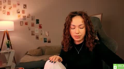 Snapshot of branchwithflowers chatting on 10-28-25, 12:09 Lilly online show from 10-28-25, 12:09