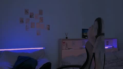 Snapshot of branchwithflowers chatting on 11-15-25, 06:55 Lilly online show from 11-15-25, 06:55