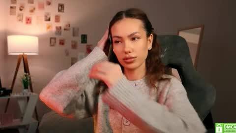 Snapshot of branchwithflowers chatting on 11-18-25, 11:36 Lilly online show from 11-18-25, 11:36