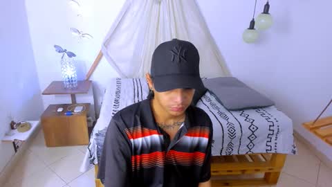 Snapshot of brand_hades chatting on 09-10-25, 01:11 B R A N D online show from 09-10-25, 01:11