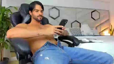 Snapshot of brandonandnat chatting on 12-14-24, 10:07 Brandon and Nath online show from 12-14-24, 10:07