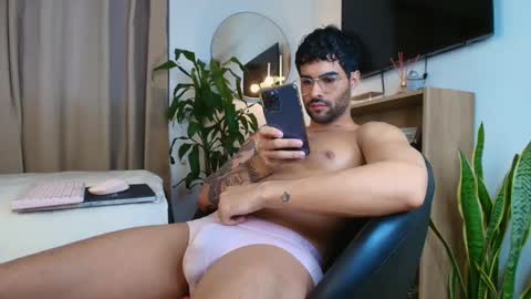 Snapshot of brandonandnat chatting on 03-10-25, 12:29 Brandon and Nath online show from 03-10-25, 12:29