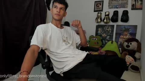 Snapshot of brandonstonexl chatting on 02-14-26, 12:07 Brandon Stone online show from 02-14-26, 12:07