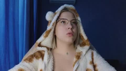 Belle  online show from 10-03-25, 04:31