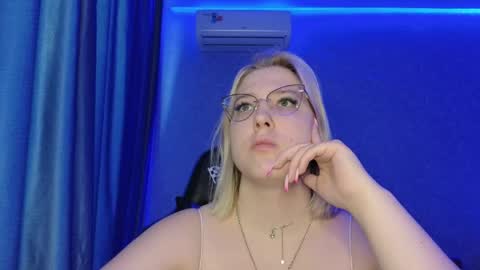 Belle  online show from 05-03-26, 12:22