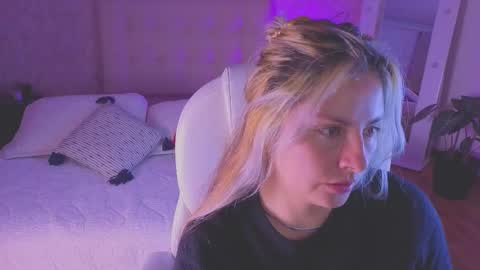 BRANDY  online show from 09-17-25, 12:18