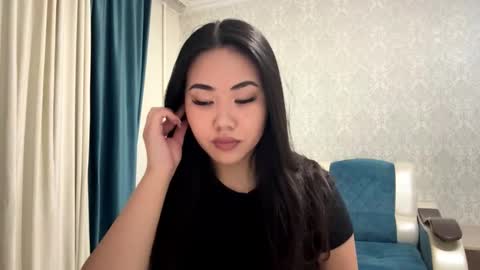 Snapshot of brandysveum chatting on 10-16-25, 03:13 Aypril online show from 10-16-25, 03:13