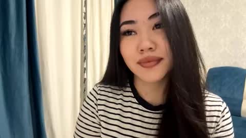 Snapshot of brandysveum chatting on 11-12-25, 12:05 Aypril online show from 11-12-25, 12:05