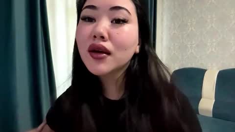 Snapshot of brandysveum chatting on 11-14-25, 11:09 Aypril online show from 11-14-25, 11:09