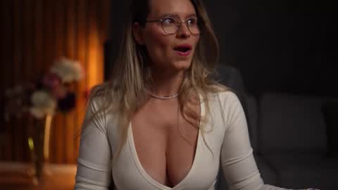 Snapshot of brandywhite chatting on 10-06-25, 04:21 Alex online show from 10-06-25, 04:21