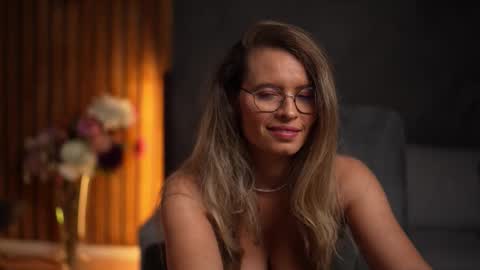 Snapshot of brandywhite chatting on 10-07-25, 04:31 Alex online show from 10-07-25, 04:31