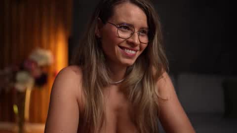 Snapshot of brandywhite chatting on 10-12-25, 04:11 Alex online show from 10-12-25, 04:11