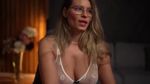 Snapshot of brandywhite chatting on 10-13-25, 04:12 Alex online show from 10-13-25, 04:12