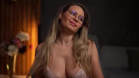 Snapshot of brandywhite chatting on 10-26-25, 05:24 Alex online show from 10-26-25, 05:24