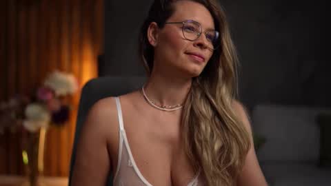 Snapshot of brandywhite chatting on 10-30-25, 05:31 Alex online show from 10-30-25, 05:31