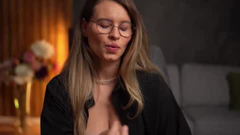 Snapshot of brandywhite chatting on 11-13-25, 05:17 Alex online show from 11-13-25, 05:17