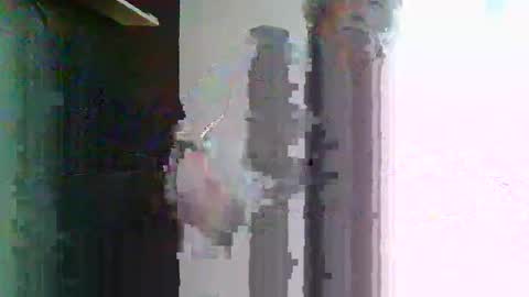 Snapshot of brasstaferraille chatting on 09-10-25, 10:59 viny online show from 09-10-25, 10:59