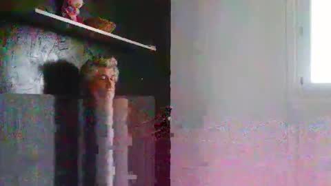 Snapshot of brasstaferraille chatting on 09-11-25, 11:43 viny online show from 09-11-25, 11:43